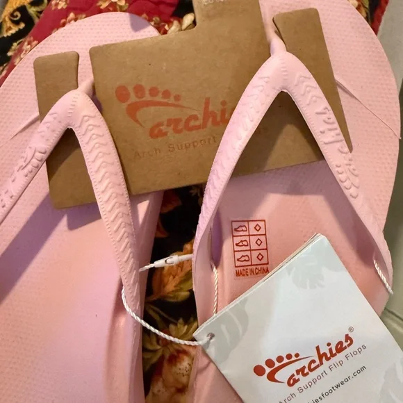 Archies Women's Pink Sandals - Picture 5 of 6